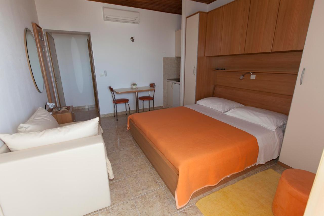Apartments Milana Tucepi Exterior photo